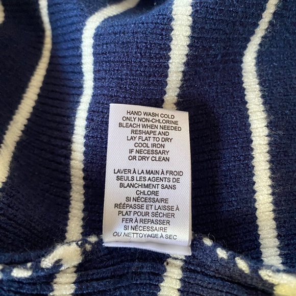 Tahari lightweight hoodie sweater - Picture 13 of 13